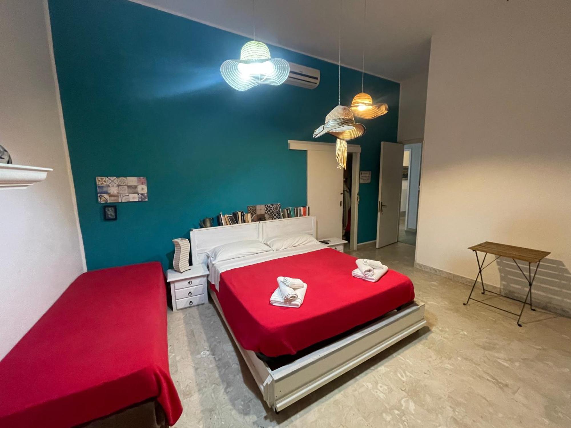 Gadia Hotel Чефалу Екстериор снимка